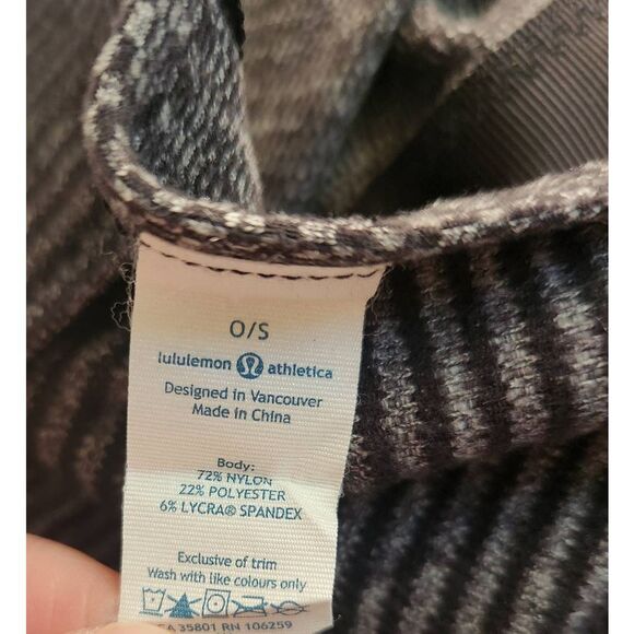 Lululemon Vinyasa Striped Reversible Scarf/Wrap - Picture 5 of 5